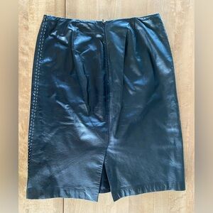 Ann Taylor size 6 100% leather black mini skirt stitching accent detail PRISTINE